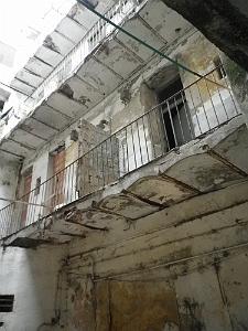 232    etage au 3em a droite ou je suis ne